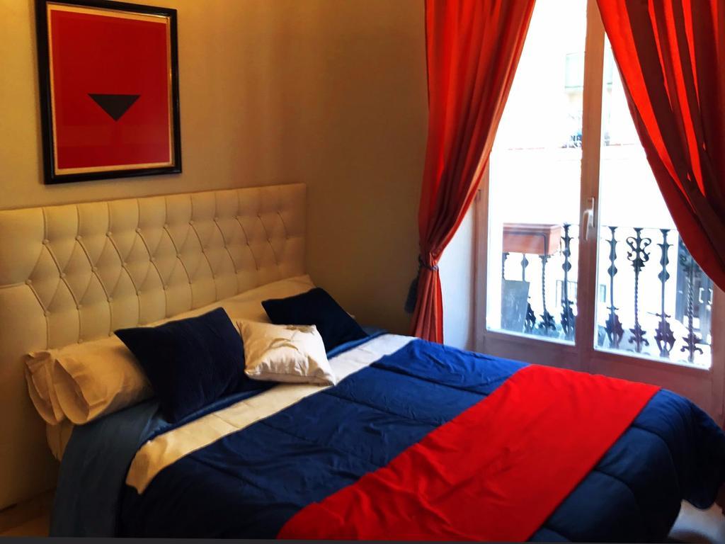 Bookingham ★Apartaments & Suites マドリード エクステリア 写真
