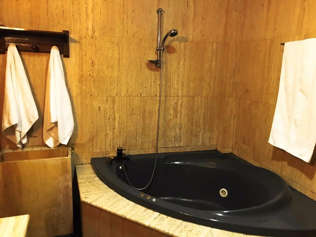 Bookingham ★Apartaments & Suites マドリード エクステリア 写真